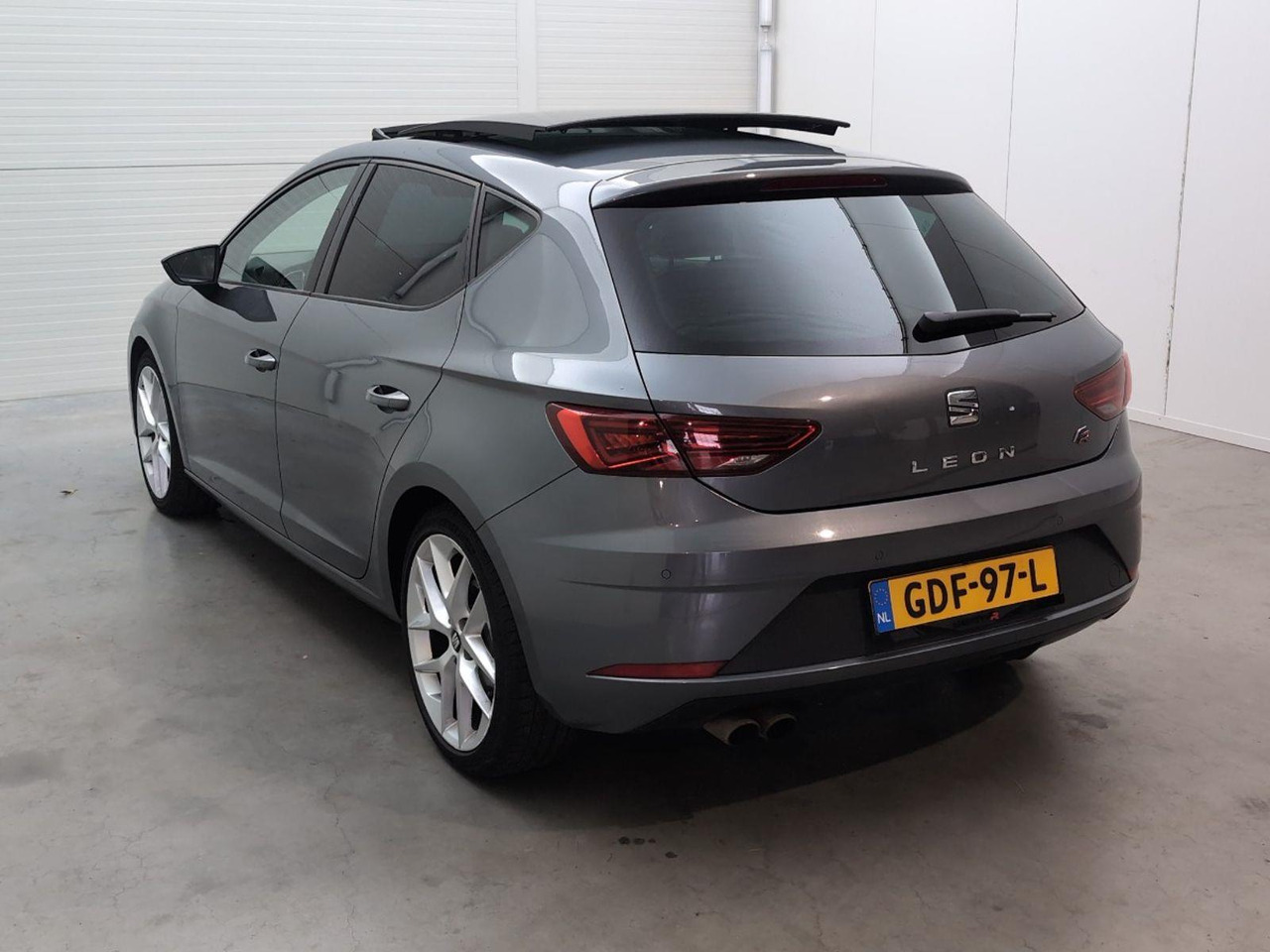 SEAT Leon 1.8 TSI FR Business Intense | 2018 | 158.529 km | Automaat | GDF97L | NAP: Geen oordeel - Hatchback: hình 3 SEAT Leon 1.8 TSI FR Business Intense | 2018 | 158.529 km | Automaat | GDF97L | NAP: Geen oordeel - Hatchback: hình 3