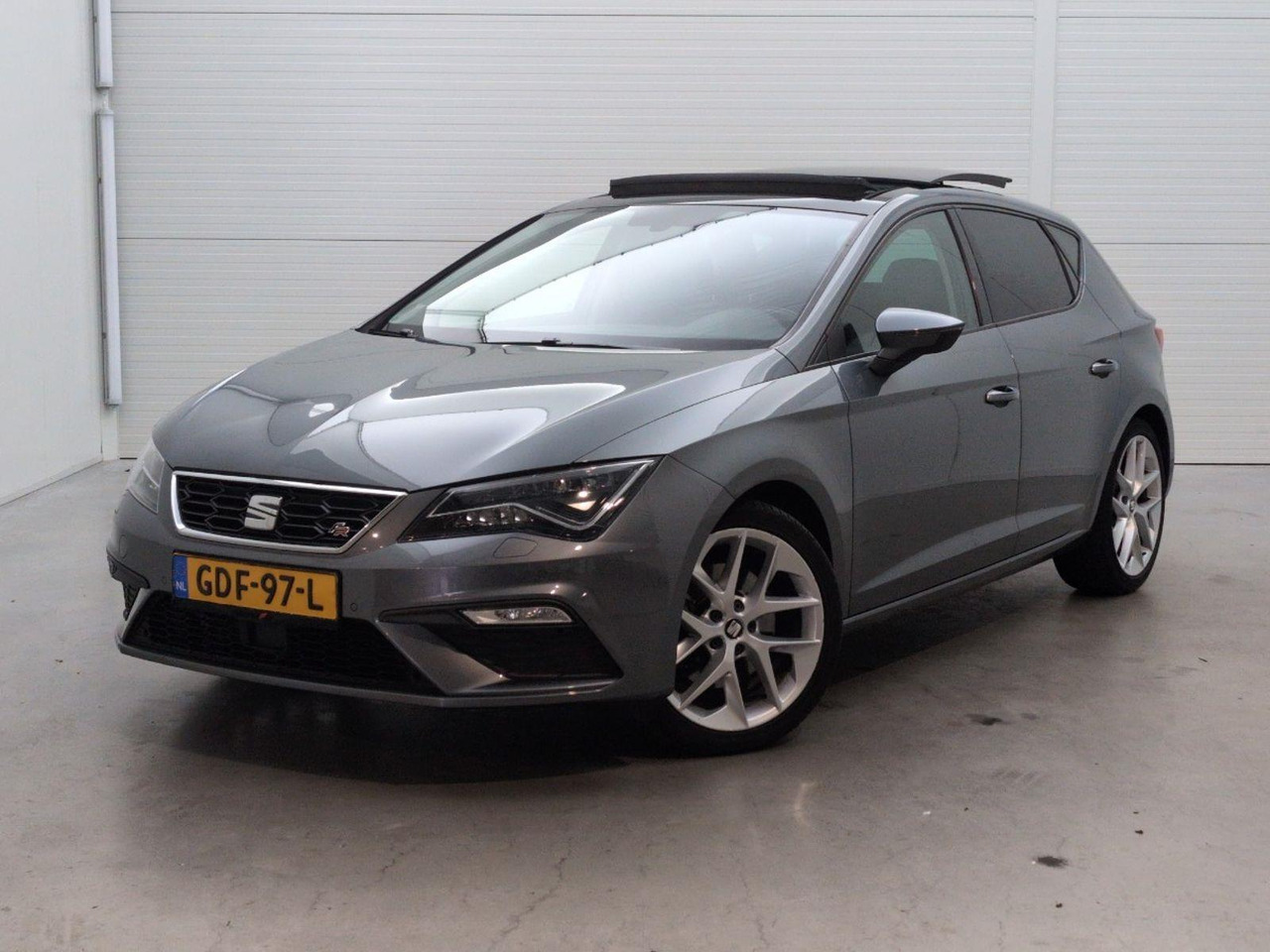 SEAT Leon 1.8 TSI FR Business Intense | 2018 | 158.529 km | Automaat | GDF97L | NAP: Geen oordeel - Hatchback: hình 1 SEAT Leon 1.8 TSI FR Business Intense | 2018 | 158.529 km | Automaat | GDF97L | NAP: Geen oordeel - Hatchback: hình 1