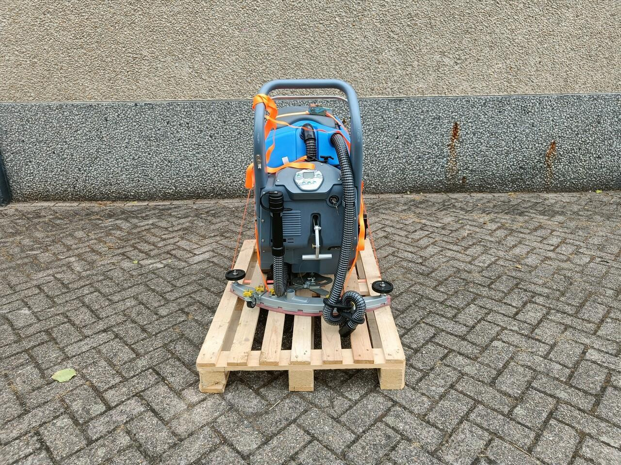 Schrob/ Veegmachine Nieuw - Máy vệ sinh: hình 4 Schrob/ Veegmachine Nieuw - Máy vệ sinh: hình 4