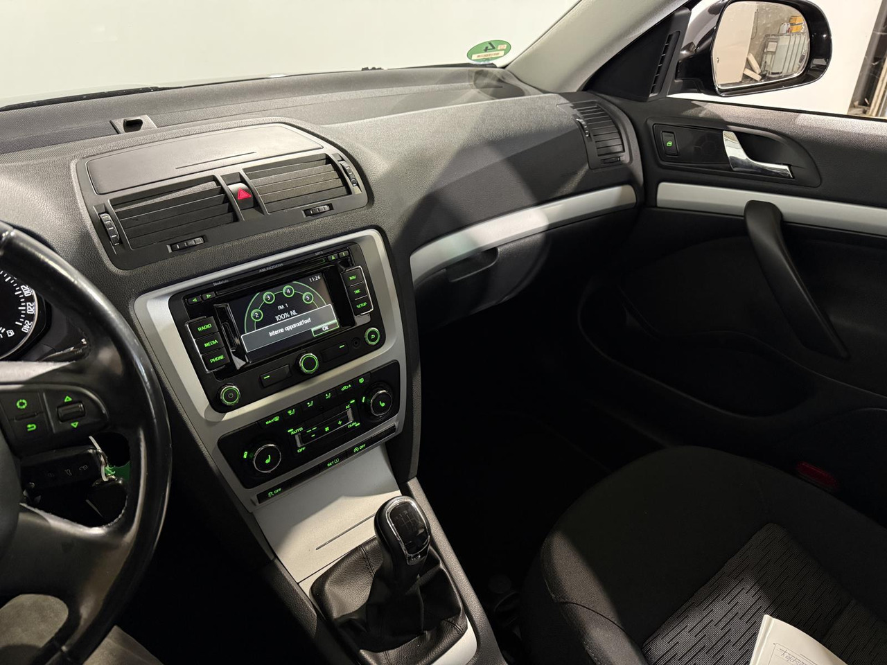 Skoda | Octavia Combi | 1.4 TSI Greentech Ambition Business Line | 2012 | 198.196 km | 01TGL8 | Logisch - Xe hơi: hình 5 Skoda | Octavia Combi | 1.4 TSI Greentech Ambition Business Line | 2012 | 198.196 km | 01TGL8 | Logisch - Xe hơi: hình 5