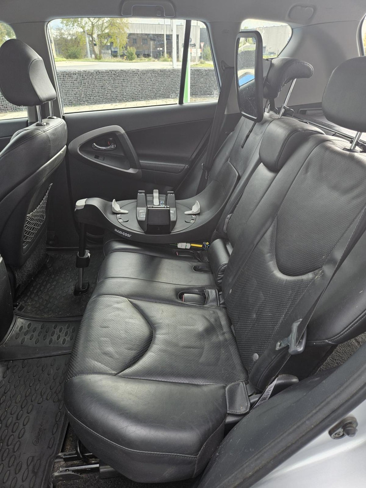 Toyota | RAV4 | 2.0 VVTi Executive | 2006 | 272.231 km | 82TDFD | Logisch - SUV: hình 5 Toyota | RAV4 | 2.0 VVTi Executive | 2006 | 272.231 km | 82TDFD | Logisch - SUV: hình 5