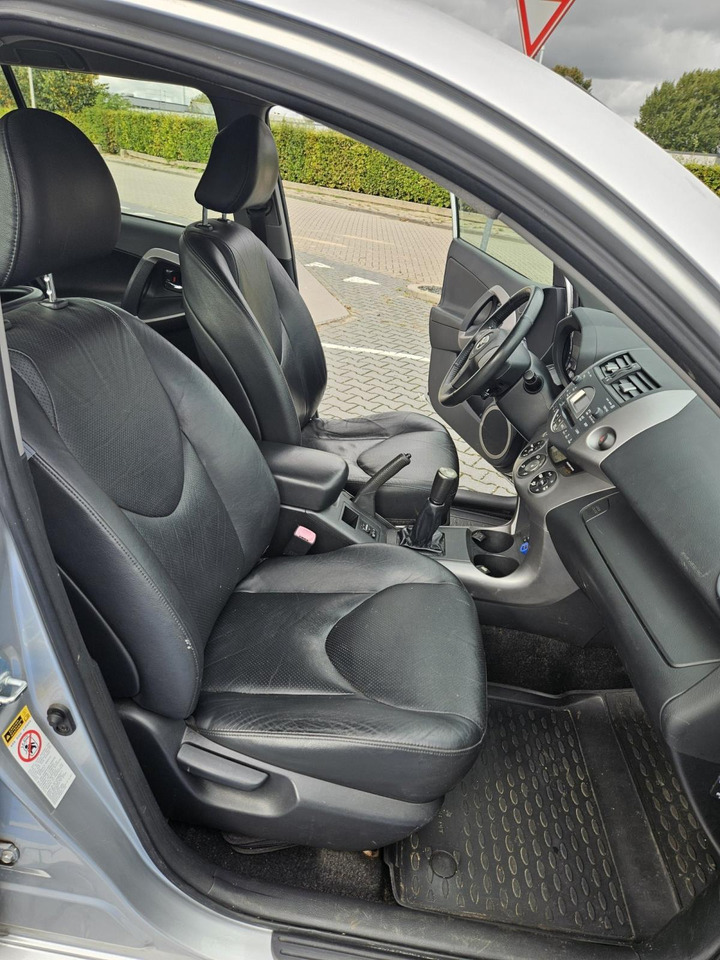 Toyota | RAV4 | 2.0 VVTi Executive | 2006 | 272.231 km | 82TDFD | Logisch - SUV: hình 3 Toyota | RAV4 | 2.0 VVTi Executive | 2006 | 272.231 km | 82TDFD | Logisch - SUV: hình 3