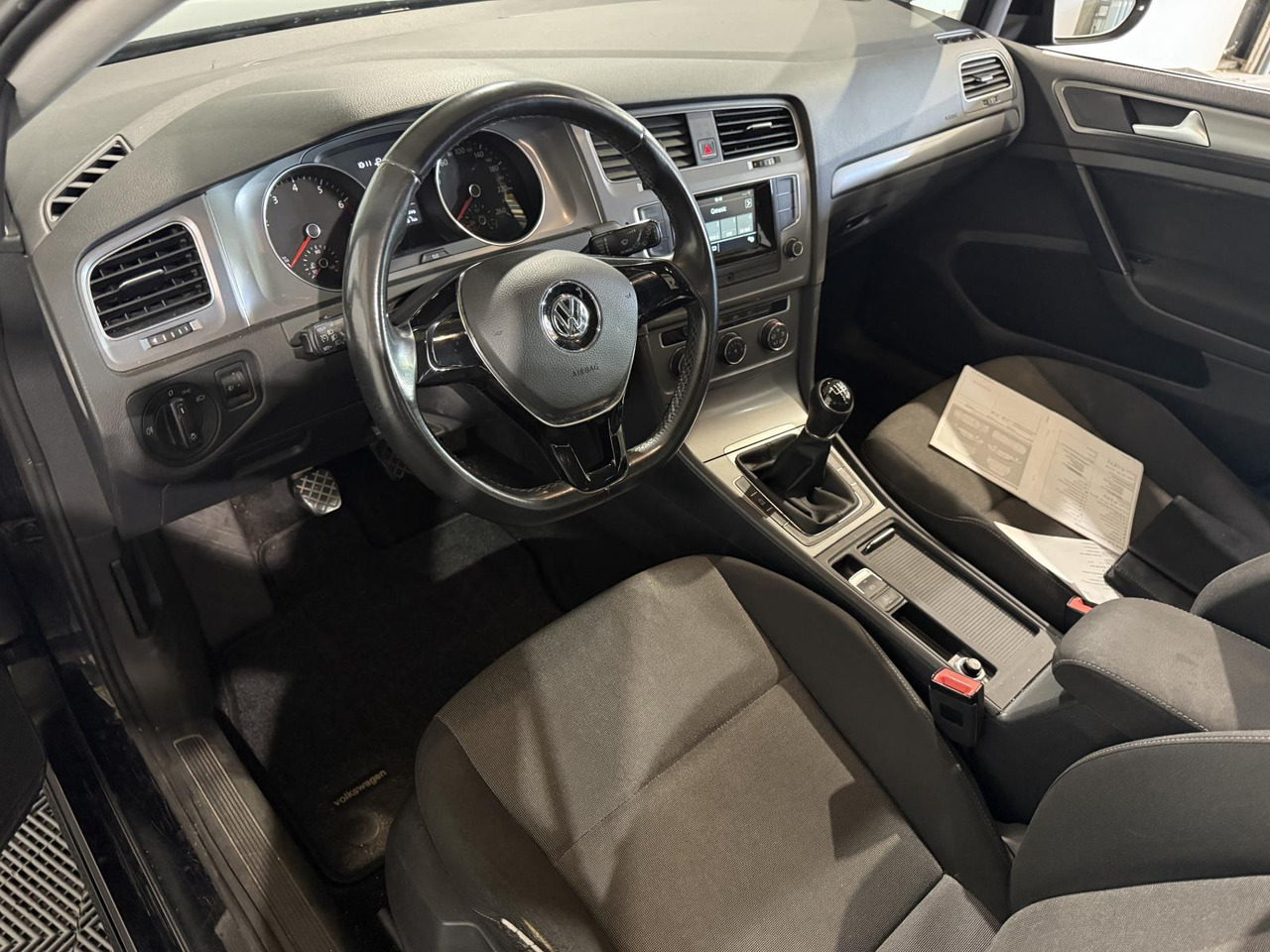 Volkswagen Golf 1.2 TSI Trendline | 2014 | 177.959 km | 4-SZB-60 - Hatchback: hình 5 Volkswagen Golf 1.2 TSI Trendline | 2014 | 177.959 km | 4-SZB-60 - Hatchback: hình 5