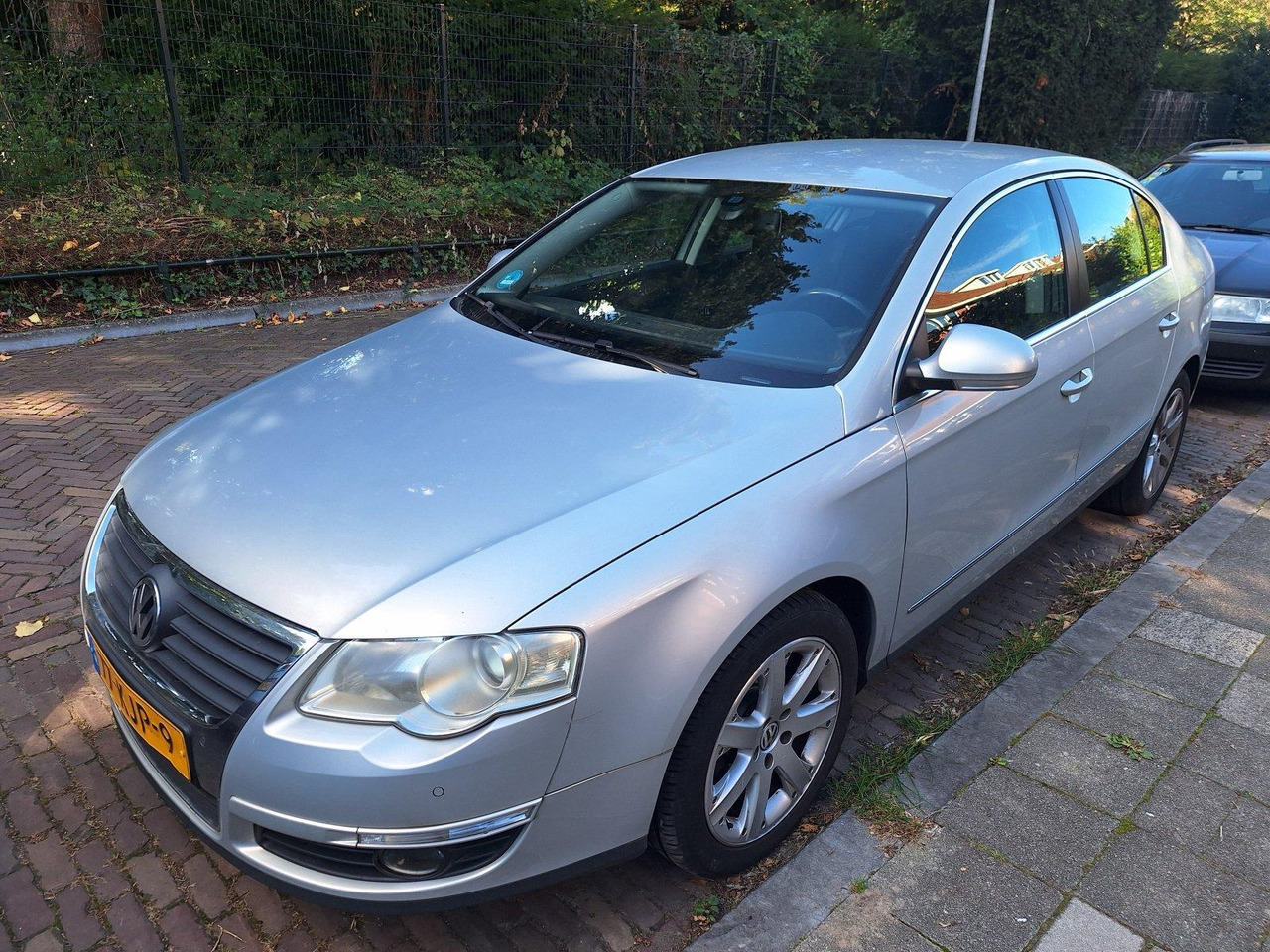 Volkswagen | Passat | 1.9 TDI Comfortline | 2010 | 314.746 km | 77KJP9 | Logisch - Sedan: hình 1 Volkswagen | Passat | 1.9 TDI Comfortline | 2010 | 314.746 km | 77KJP9 | Logisch - Sedan: hình 1