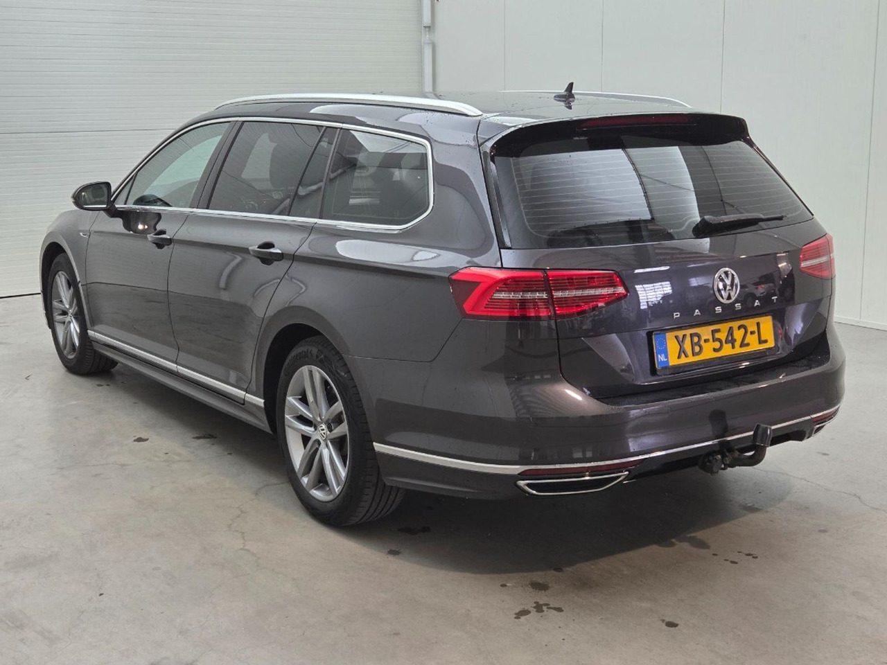 Volkswagen Passat Variant 1.6 TDI Highline Business R | 2018 | 179.613 km | Automaat | XB542L | NAP: Logisch - Xe hơi: hình 3 Volkswagen Passat Variant 1.6 TDI Highline Business R | 2018 | 179.613 km | Automaat | XB542L | NAP: Logisch - Xe hơi: hình 3