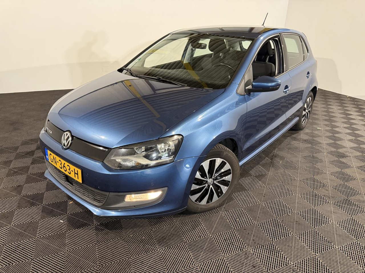 Volkswagen | Polo | 1.0 BlueMotion Edition | 2015 | 255.096 km | GN363H | Logisch - Hatchback: hình 1 Volkswagen | Polo | 1.0 BlueMotion Edition | 2015 | 255.096 km | GN363H | Logisch - Hatchback: hình 1