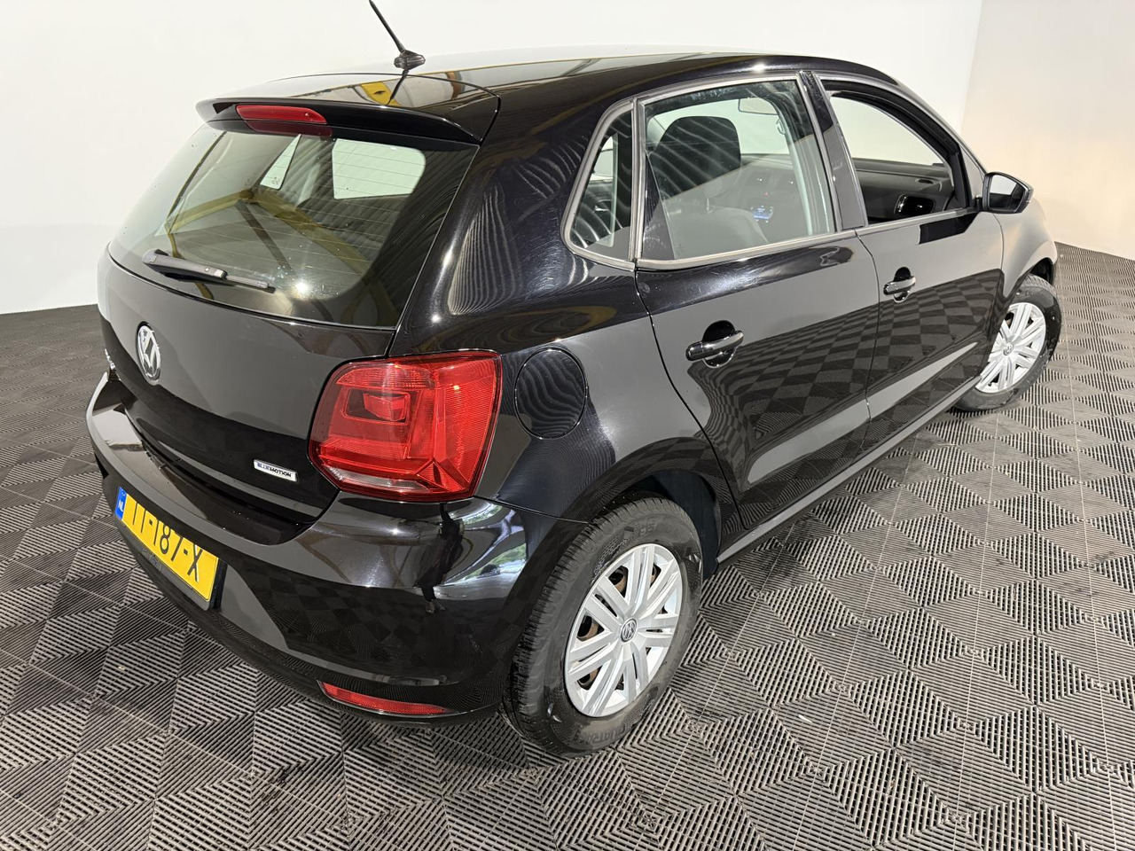 Volkswagen | Polo | 1.0 Comfortline Connected Series | 2017 | 178.442 km | TT187X | Geen oordeel - Hatchback: hình 2 Volkswagen | Polo | 1.0 Comfortline Connected Series | 2017 | 178.442 km | TT187X | Geen oordeel - Hatchback: hình 2