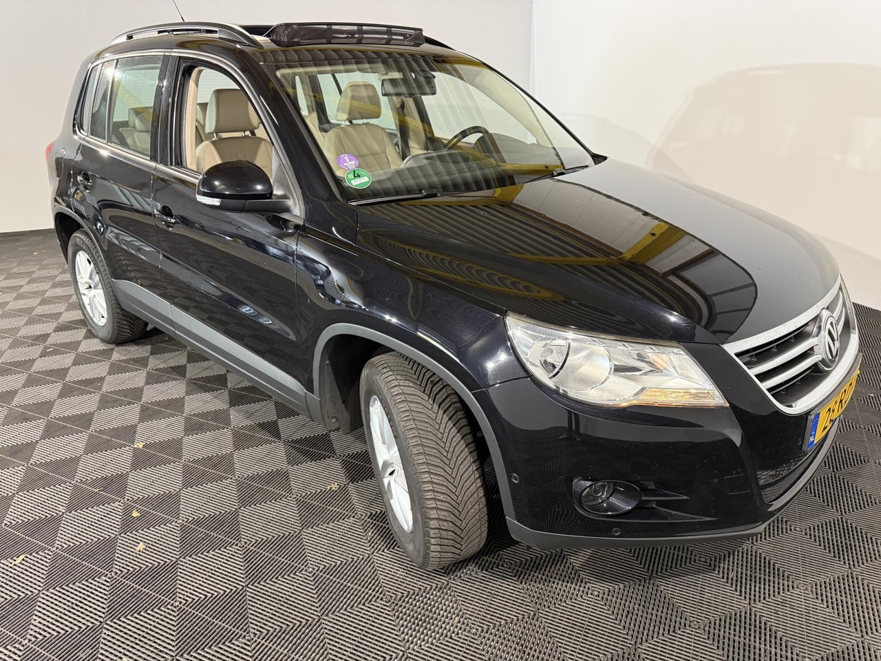 Volkswagen | Tiguan | 1.4 TSI Comfort&Design | 2011 | 236.671 km | 28RDT1 | Logisch - SUV: hình 5 Volkswagen | Tiguan | 1.4 TSI Comfort&Design | 2011 | 236.671 km | 28RDT1 | Logisch - SUV: hình 5