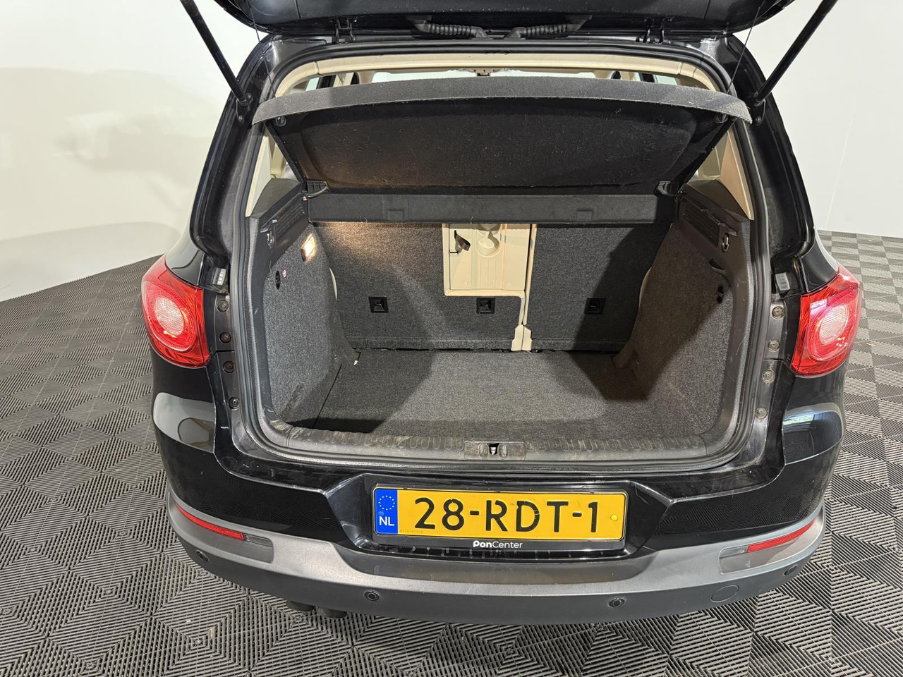 Volkswagen | Tiguan | 1.4 TSI Comfort&Design | 2011 | 236.671 km | 28RDT1 | Logisch - SUV: hình 3 Volkswagen | Tiguan | 1.4 TSI Comfort&Design | 2011 | 236.671 km | 28RDT1 | Logisch - SUV: hình 3