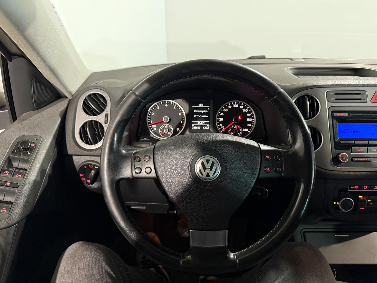 Volkswagen | Tiguan | 1.4 TSI Sport&Style | 2010 | 247.657 km | 41KRT5 | Logisch - SUV: hình 3 Volkswagen | Tiguan | 1.4 TSI Sport&Style | 2010 | 247.657 km | 41KRT5 | Logisch - SUV: hình 3