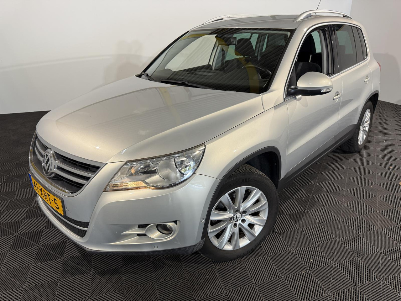 Volkswagen | Tiguan | 1.4 TSI Sport&Style | 2010 | 247.657 km | 41KRT5 | Logisch - SUV: hình 1 Volkswagen | Tiguan | 1.4 TSI Sport&Style | 2010 | 247.657 km | 41KRT5 | Logisch - SUV: hình 1