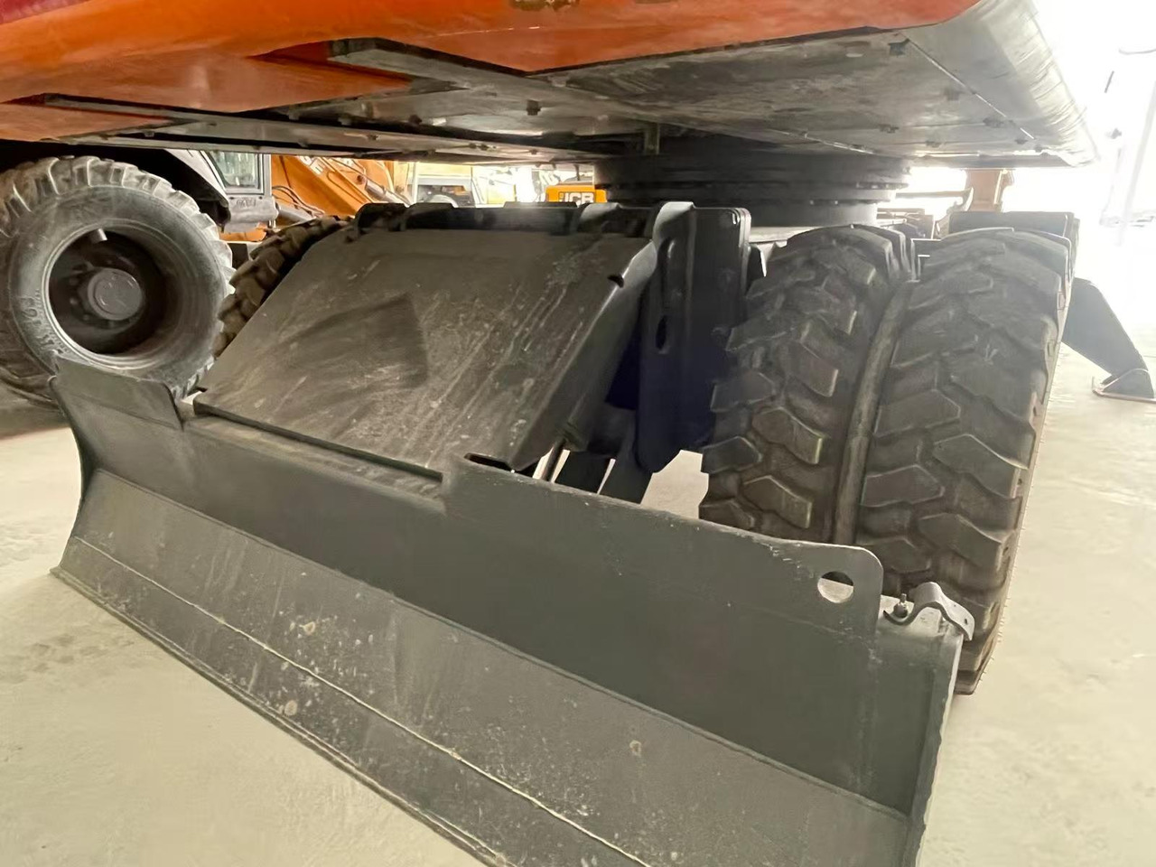 DOOSAN DX210 - Máy xúc bánh lốp: hình 5 DOOSAN DX210 - Máy xúc bánh lốp: hình 5