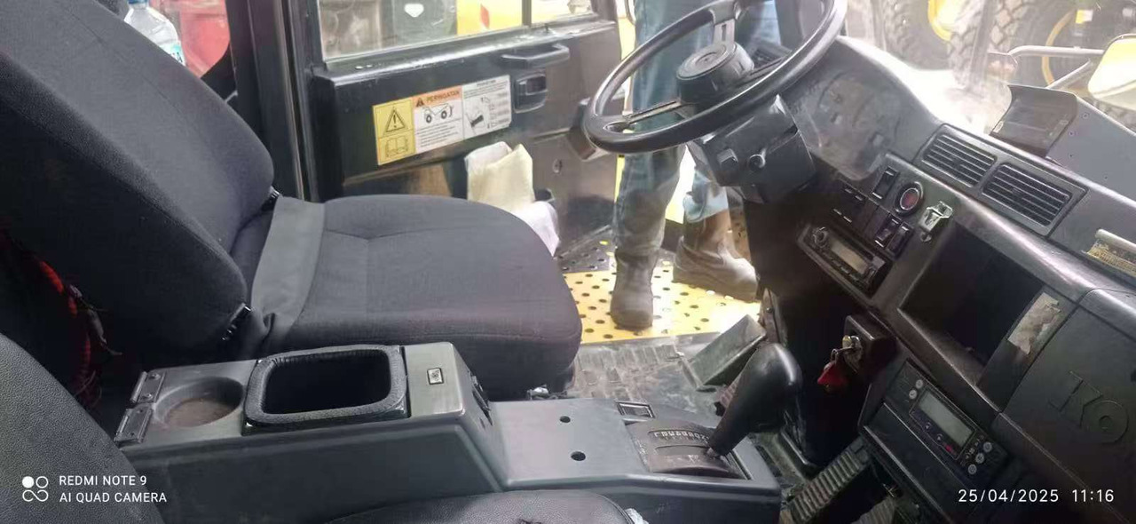 KOMATSU HD785-7 - Xe ben cứng/ Xe chở đá: hình 2 KOMATSU HD785-7 - Xe ben cứng/ Xe chở đá: hình 2