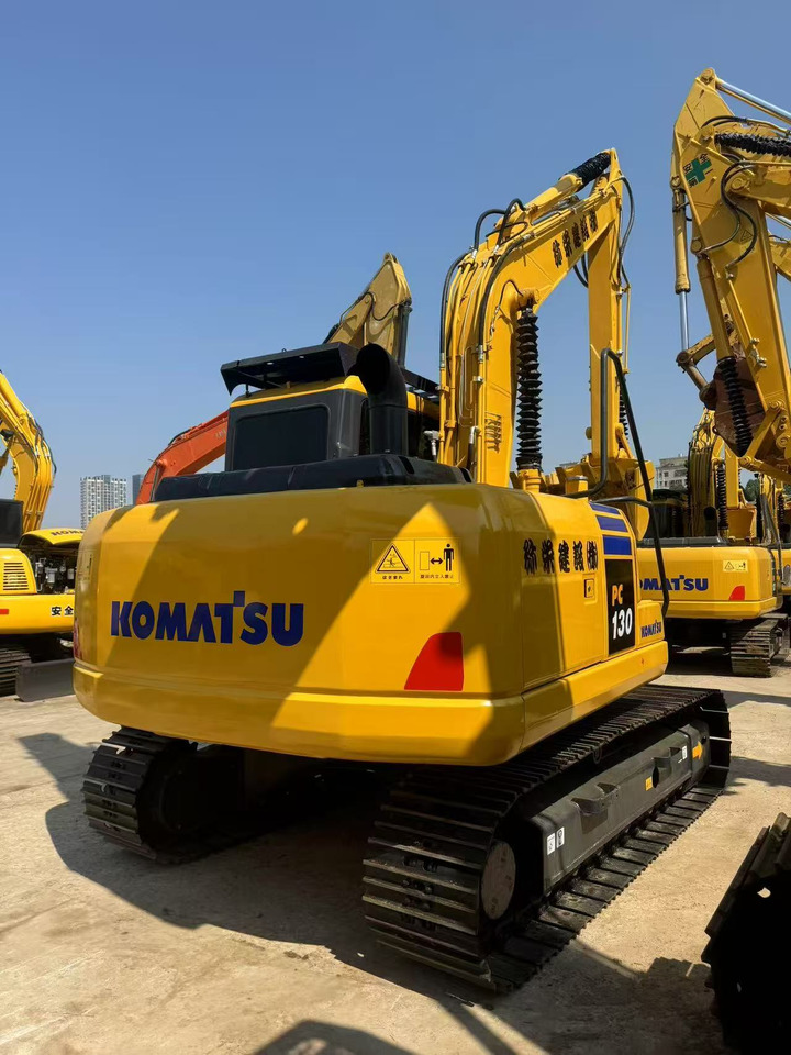 KOMATSU PC130-7 - Máy xúc bánh xích: hình 2 KOMATSU PC130-7 - Máy xúc bánh xích: hình 2