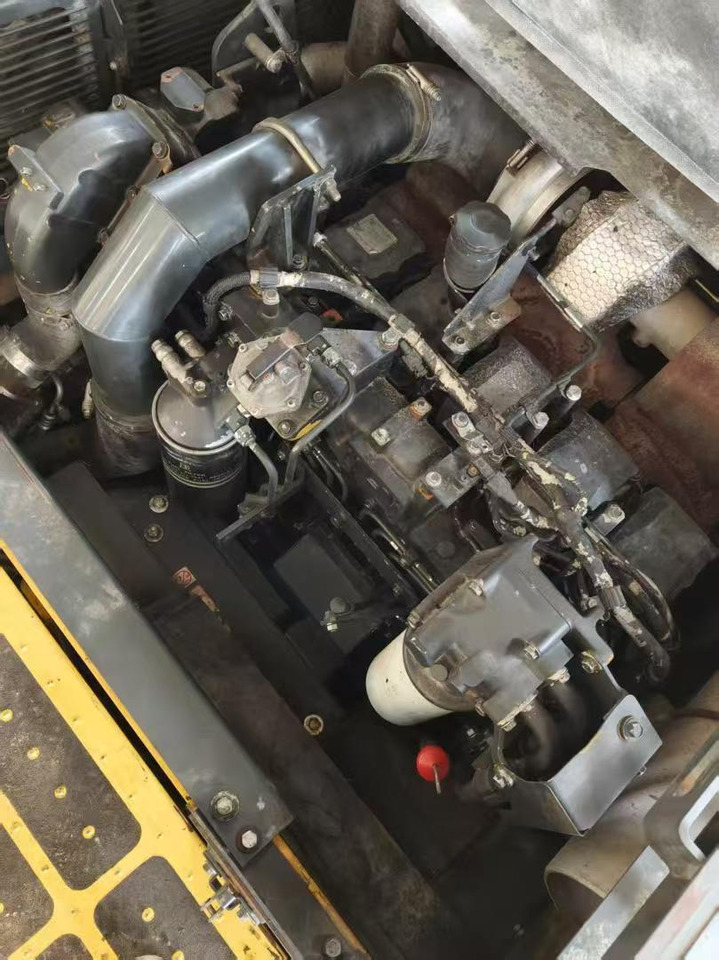 KOMATSU PC400 - Máy xúc bánh xích: hình 5 KOMATSU PC400 - Máy xúc bánh xích: hình 5