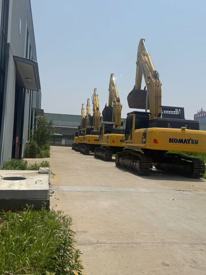 KOMATSU PC400 - Máy xúc bánh xích: hình 2 KOMATSU PC400 - Máy xúc bánh xích: hình 2