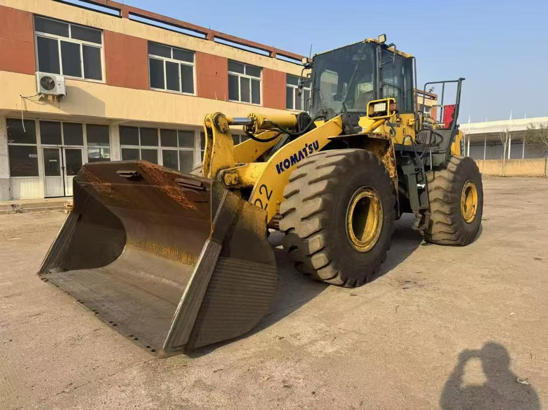 Komatsu 470-6 - Máy xúc lật bánh lốp: hình 2 Komatsu 470-6 - Máy xúc lật bánh lốp: hình 2