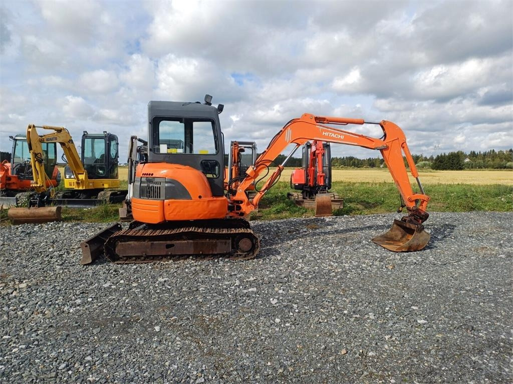 Hitachi EX50U kallistuvalla s40 liittimellä. - Máy xúc mini: hình 5 Hitachi EX50U kallistuvalla s40 liittimellä. - Máy xúc mini: hình 5