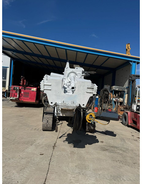 Soilmec SM 400 - Giàn khoan: hình 3 Soilmec SM 400 - Giàn khoan: hình 3