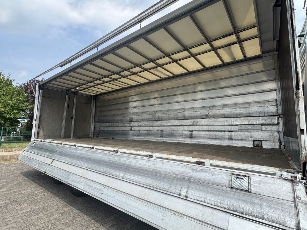 Mercedes-Benz 2540/LBW/2xAHK/Lenk-Lift/Kamera/4inStock - Xe tải đồ uống: hình 4 Mercedes-Benz 2540/LBW/2xAHK/Lenk-Lift/Kamera/4inStock - Xe tải đồ uống: hình 4