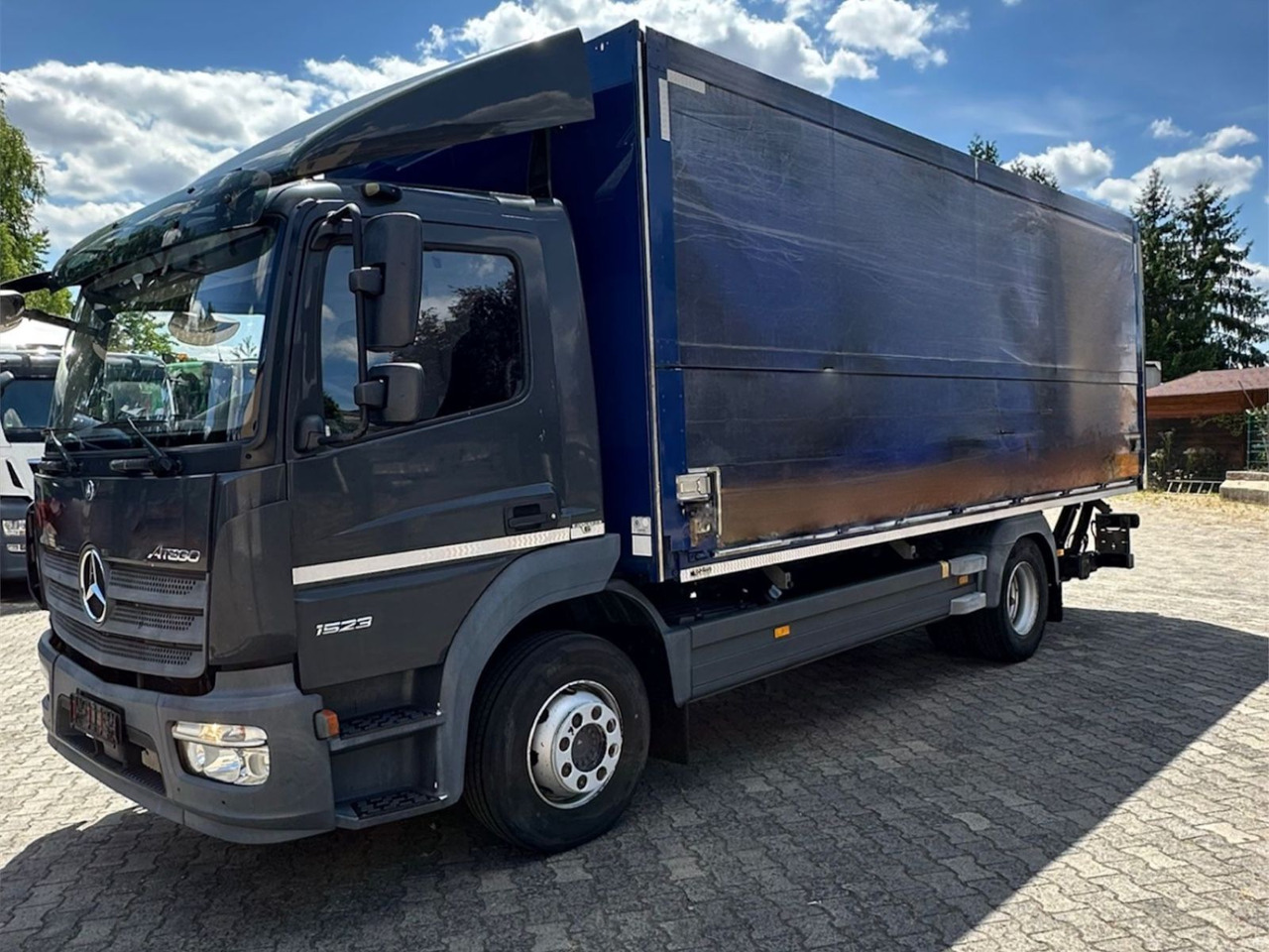 Mercedes-Benz Atego 1523/Klima/LBW/GT-Zertifiziert/2xAHK - Xe tải đồ uống: hình 2 Mercedes-Benz Atego 1523/Klima/LBW/GT-Zertifiziert/2xAHK - Xe tải đồ uống: hình 2