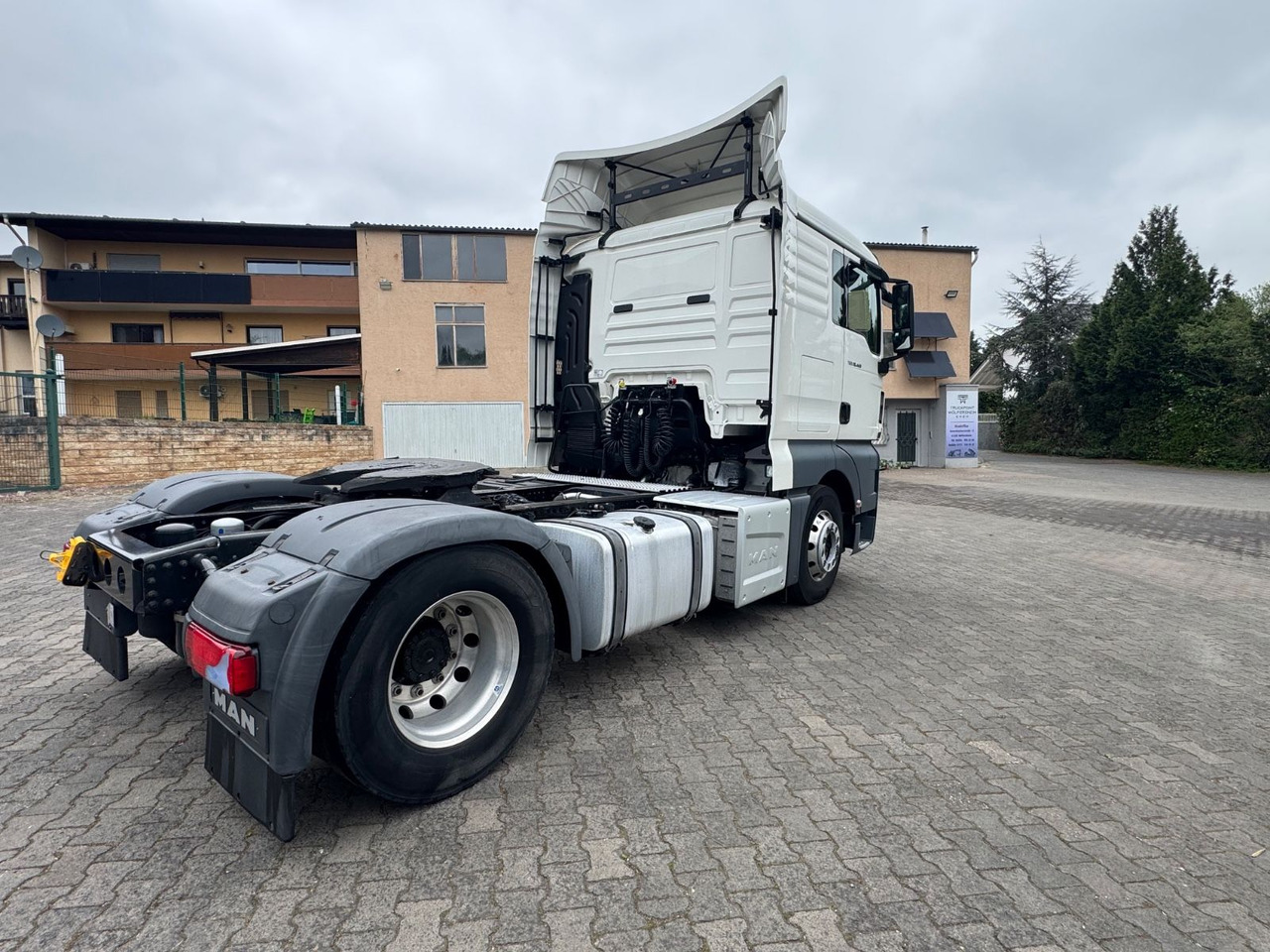 MAN TGX 18.460 XL /1xBett/Retarder/Voll-Spoiler - Xe đầu kéo: hình 4 MAN TGX 18.460 XL /1xBett/Retarder/Voll-Spoiler - Xe đầu kéo: hình 4