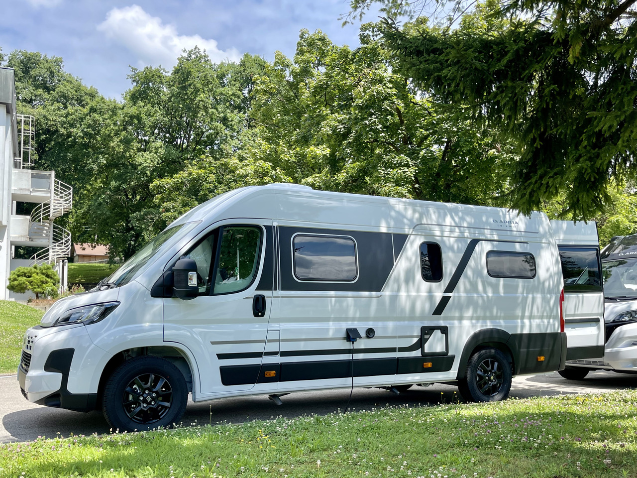 ADRIA Twin 640 SLB - Xe van cắm trại: hình 2 ADRIA Twin 640 SLB - Xe van cắm trại: hình 2