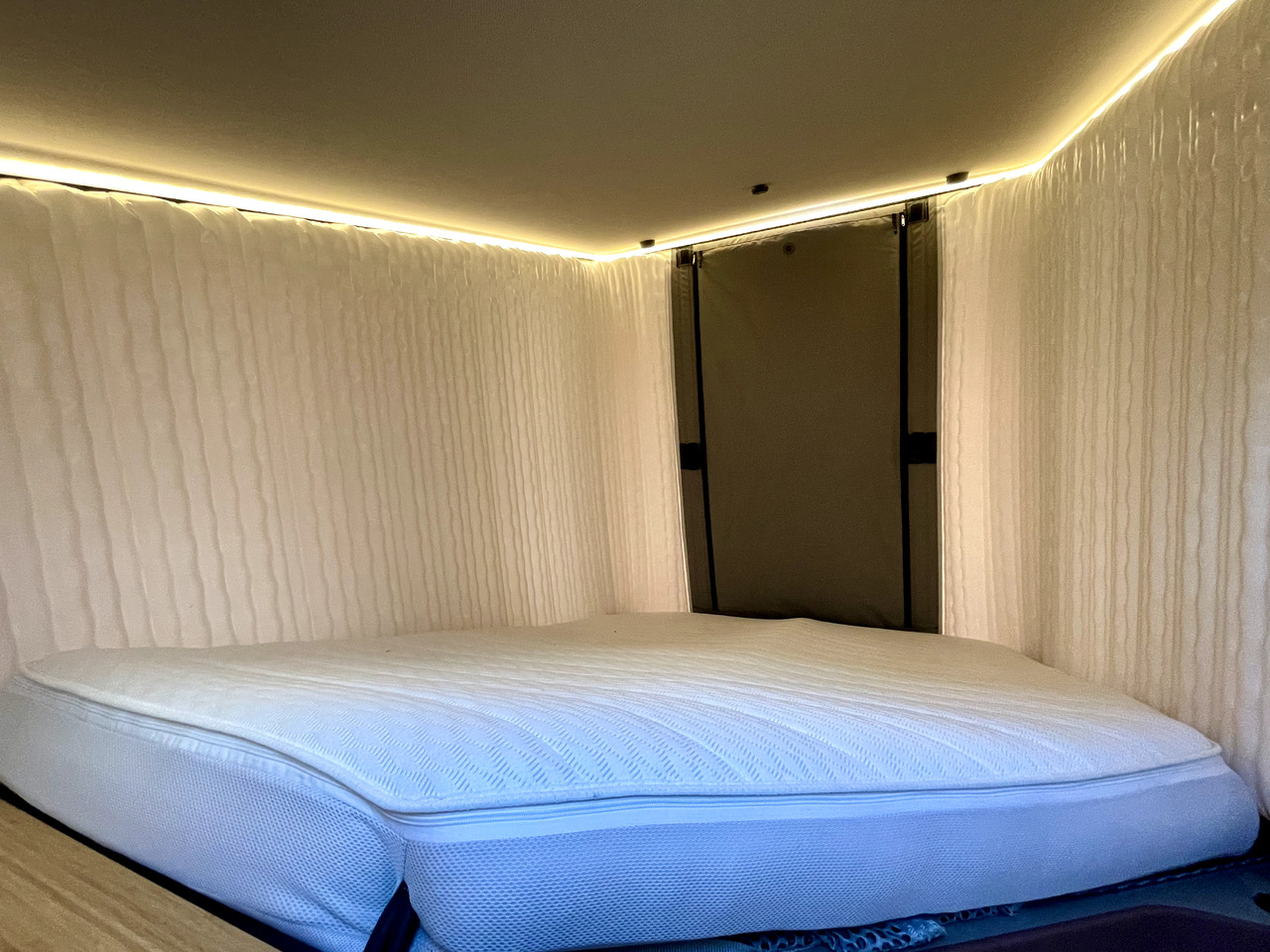 Xe cắm trại bán tích hợp mới Hymer Venture S: hình 12