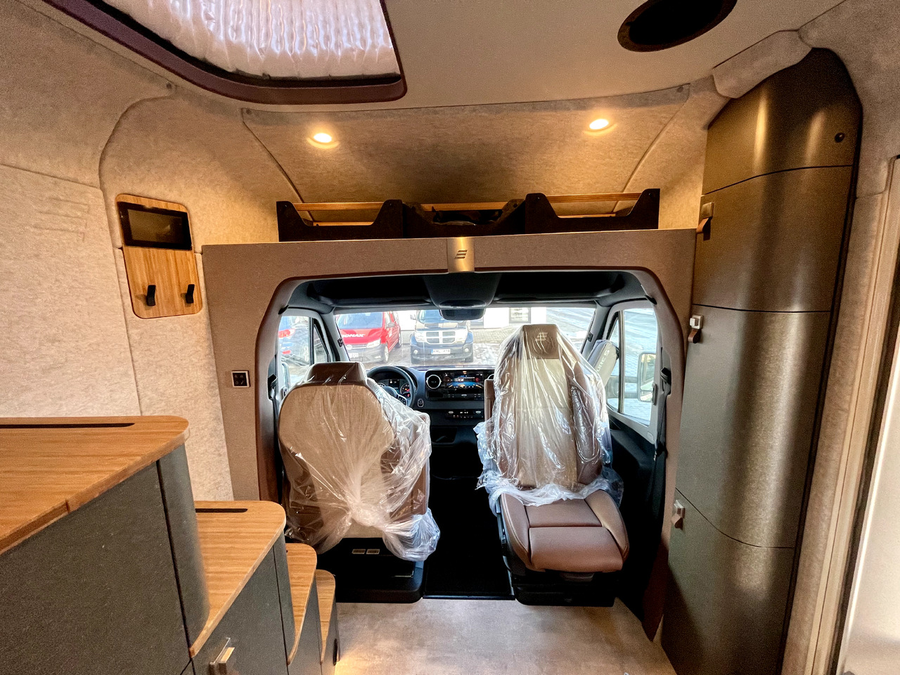 Xe cắm trại bán tích hợp mới Hymer Venture S: hình 14