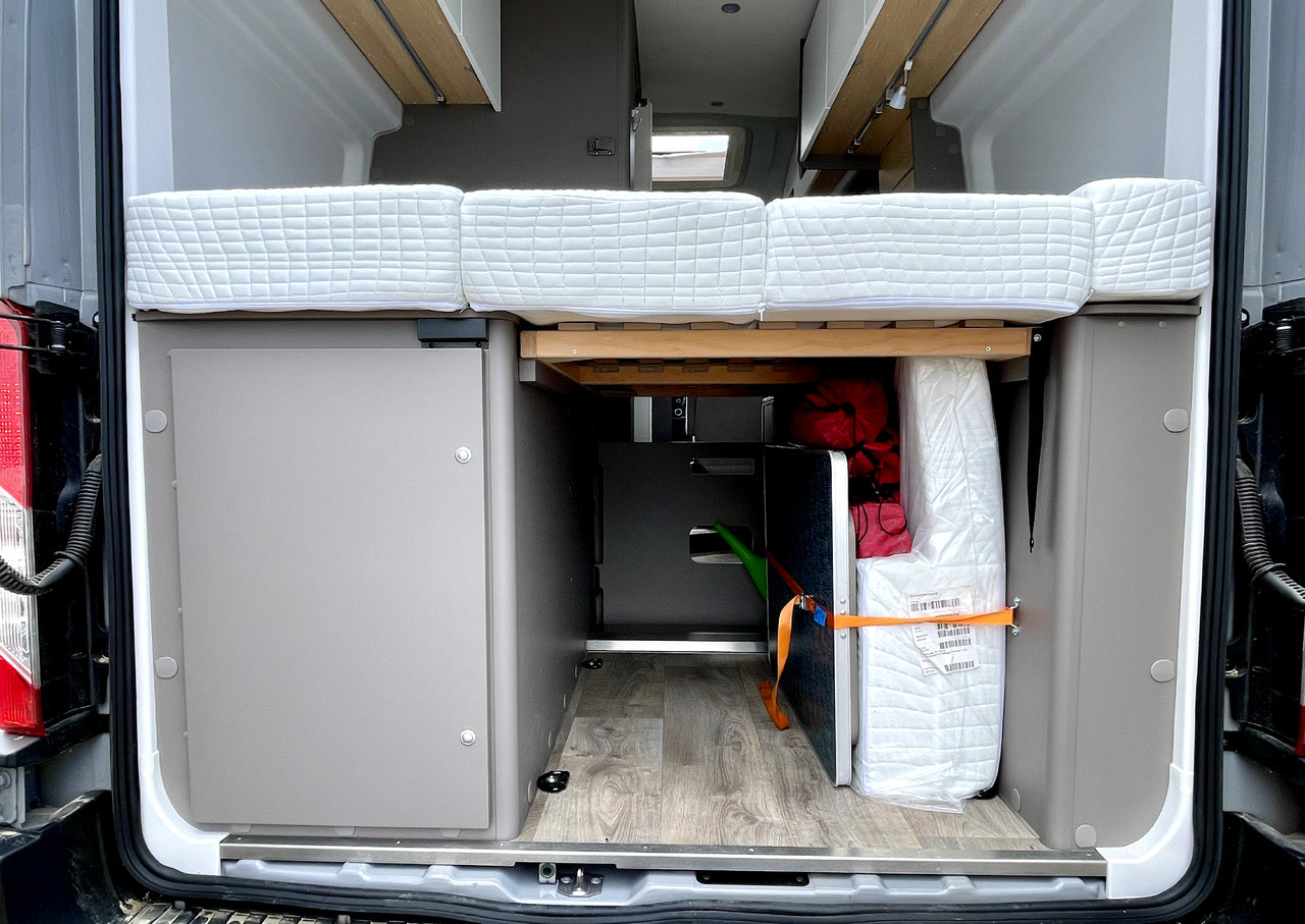 LMC Innovan 590C - Xe van cắm trại: hình 3 LMC Innovan 590C - Xe van cắm trại: hình 3
