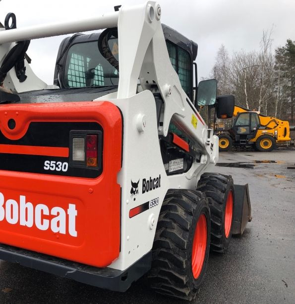 Bobcat S530 - Máy xúc lật đa năng: hình 1 Bobcat S530 - Máy xúc lật đa năng: hình 1