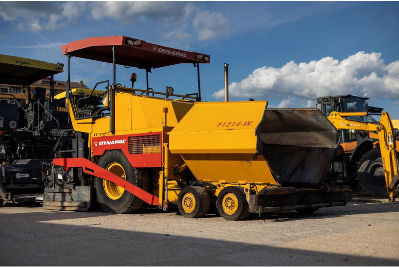 Dynapac F121-4W - Máy lát nhựa đường: hình 1 Dynapac F121-4W - Máy lát nhựa đường: hình 1