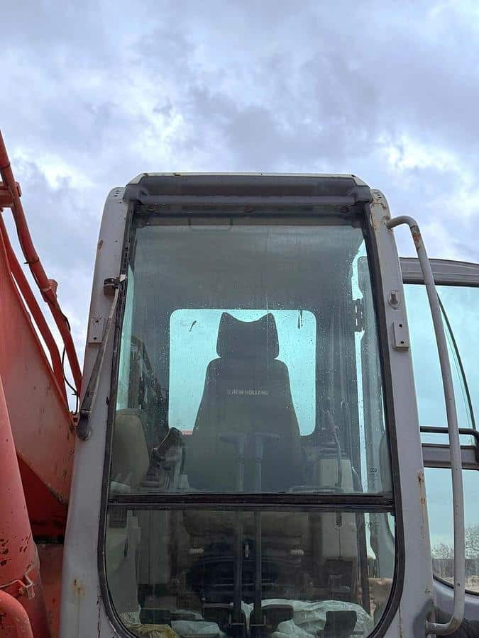 Máy xúc bánh xích FIAT KOBELCO E305: hình 9 Máy xúc bánh xích FIAT KOBELCO E305: hình 9