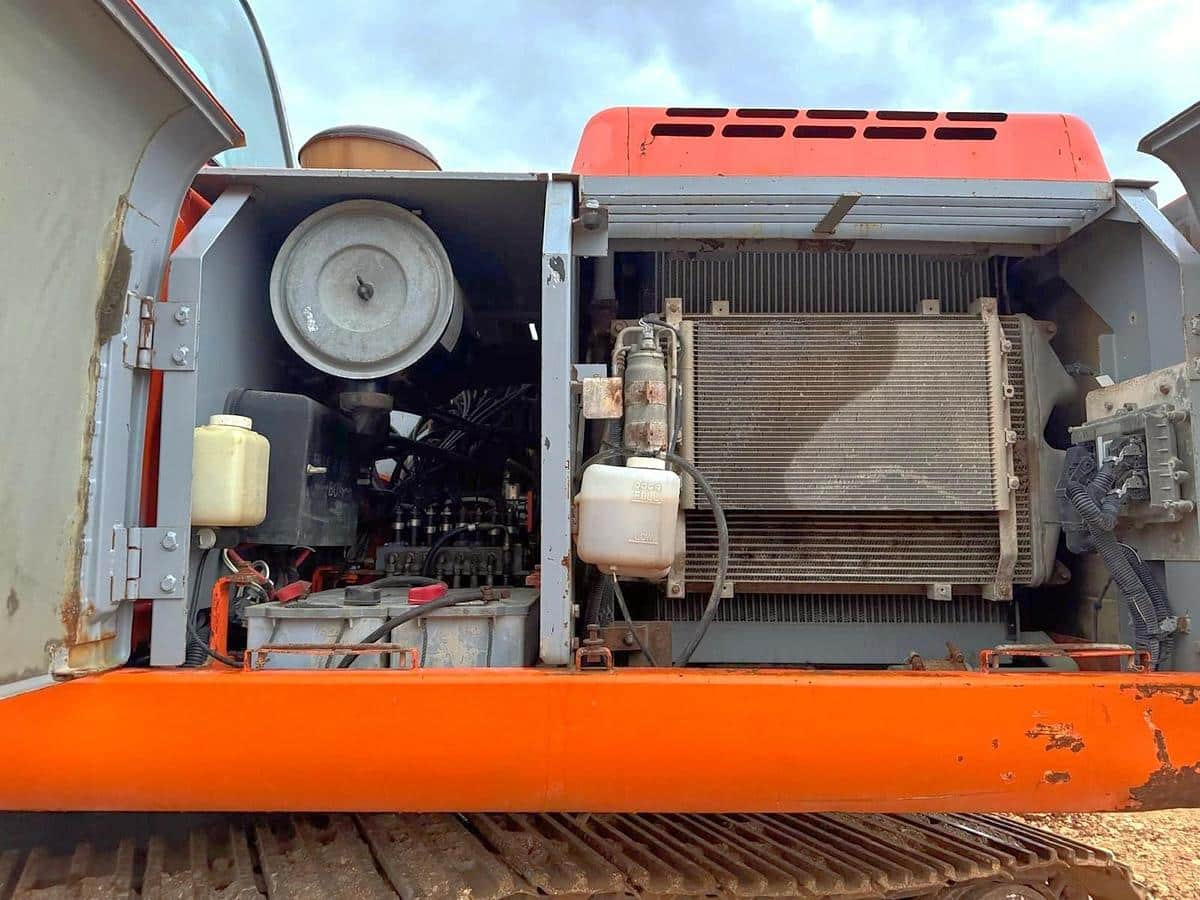 Máy xúc bánh xích FIAT KOBELCO E305: hình 8 Máy xúc bánh xích FIAT KOBELCO E305: hình 8