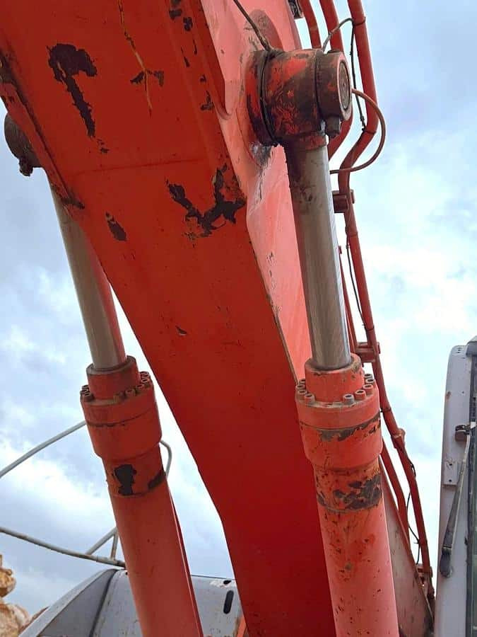 Máy xúc bánh xích FIAT KOBELCO E305: hình 6 Máy xúc bánh xích FIAT KOBELCO E305: hình 6