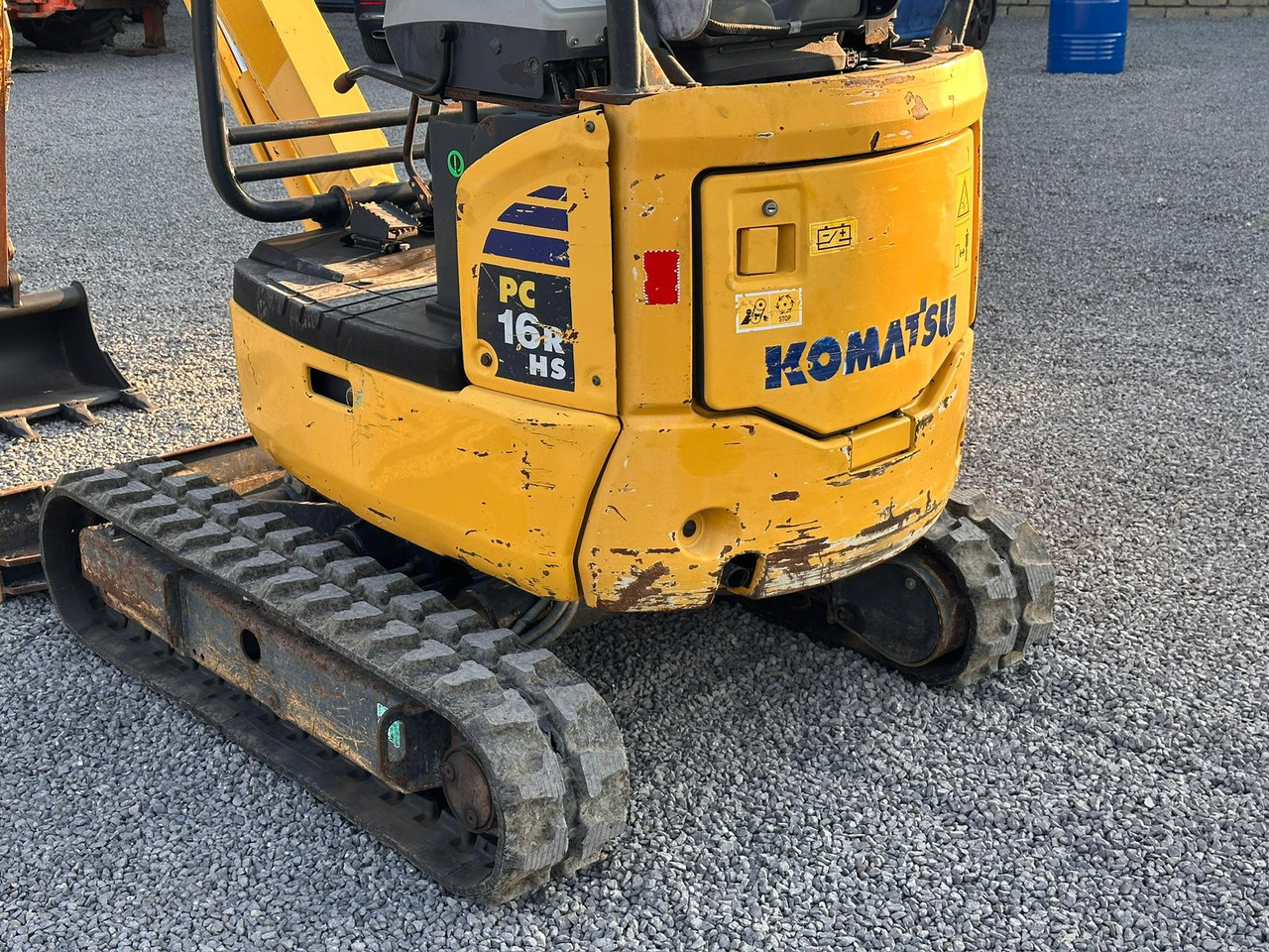 KOMATSU PC16R-3HS - Máy xúc mini: hình 5 KOMATSU PC16R-3HS - Máy xúc mini: hình 5