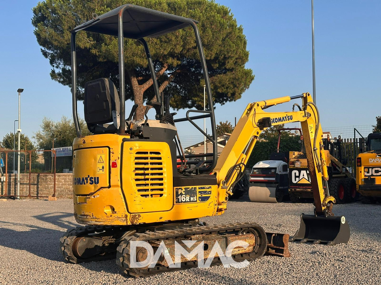KOMATSU PC16R-3HS - Máy xúc mini: hình 3 KOMATSU PC16R-3HS - Máy xúc mini: hình 3