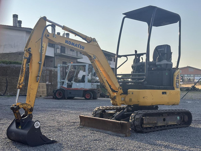 Komatsu PC16R-3HS - Máy xúc mini: hình 2 Komatsu PC16R-3HS - Máy xúc mini: hình 2