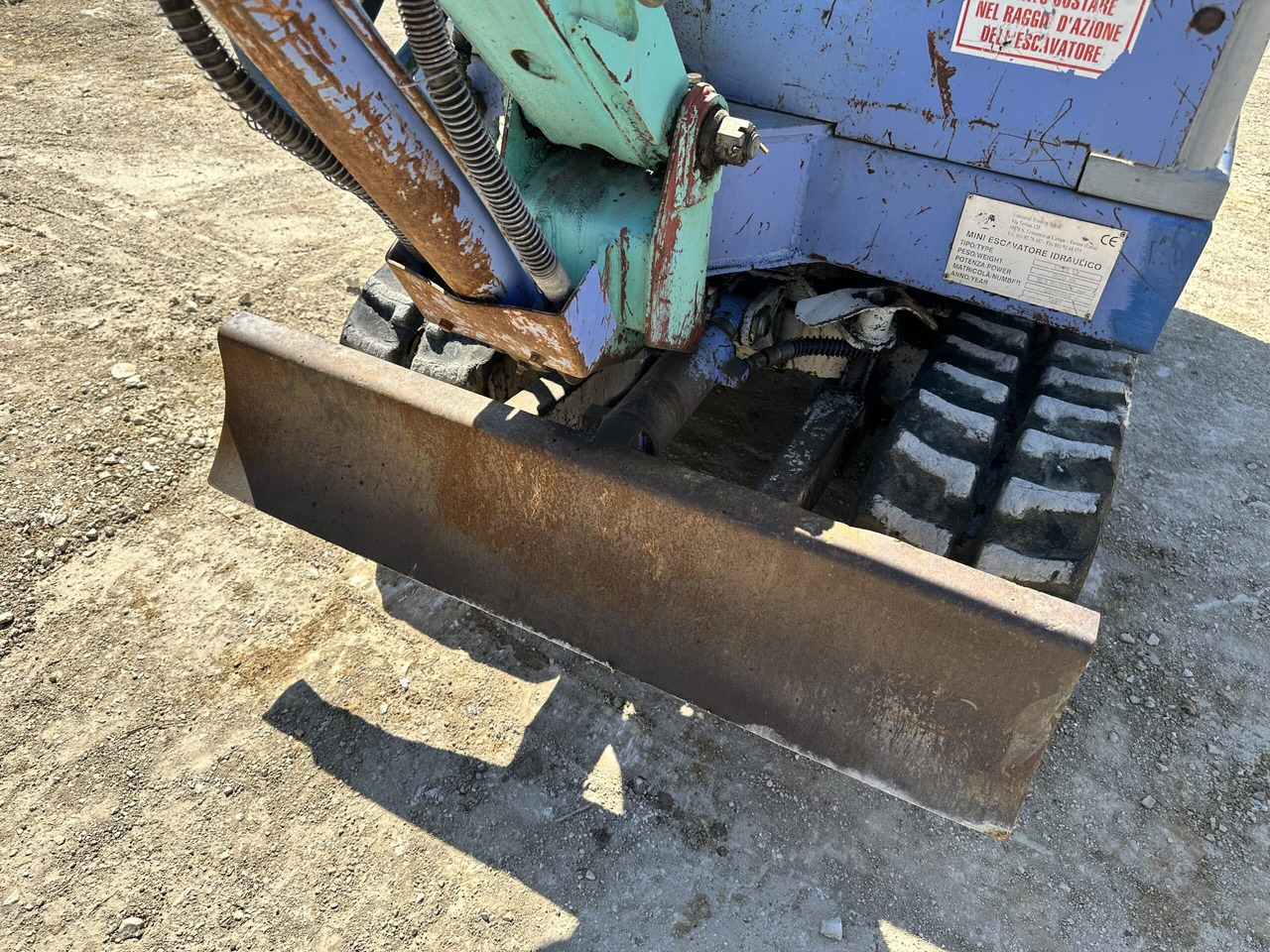 UTEX 1.3 - Máy xúc mini: hình 5 UTEX 1.3 - Máy xúc mini: hình 5