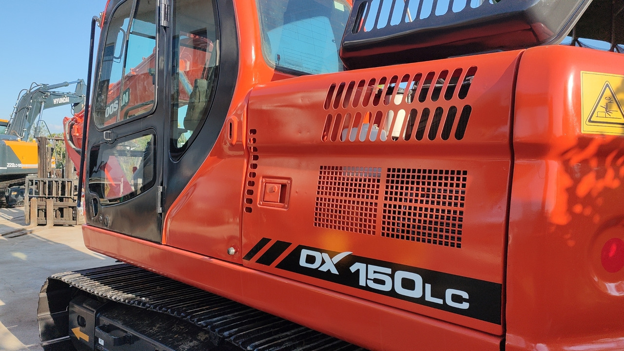 DOOSAN DX150 - Máy xúc bánh xích: hình 5 DOOSAN DX150 - Máy xúc bánh xích: hình 5