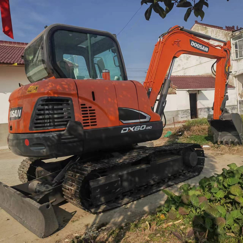 DOOSAN DX60 - Máy xúc mini: hình 5 DOOSAN DX60 - Máy xúc mini: hình 5