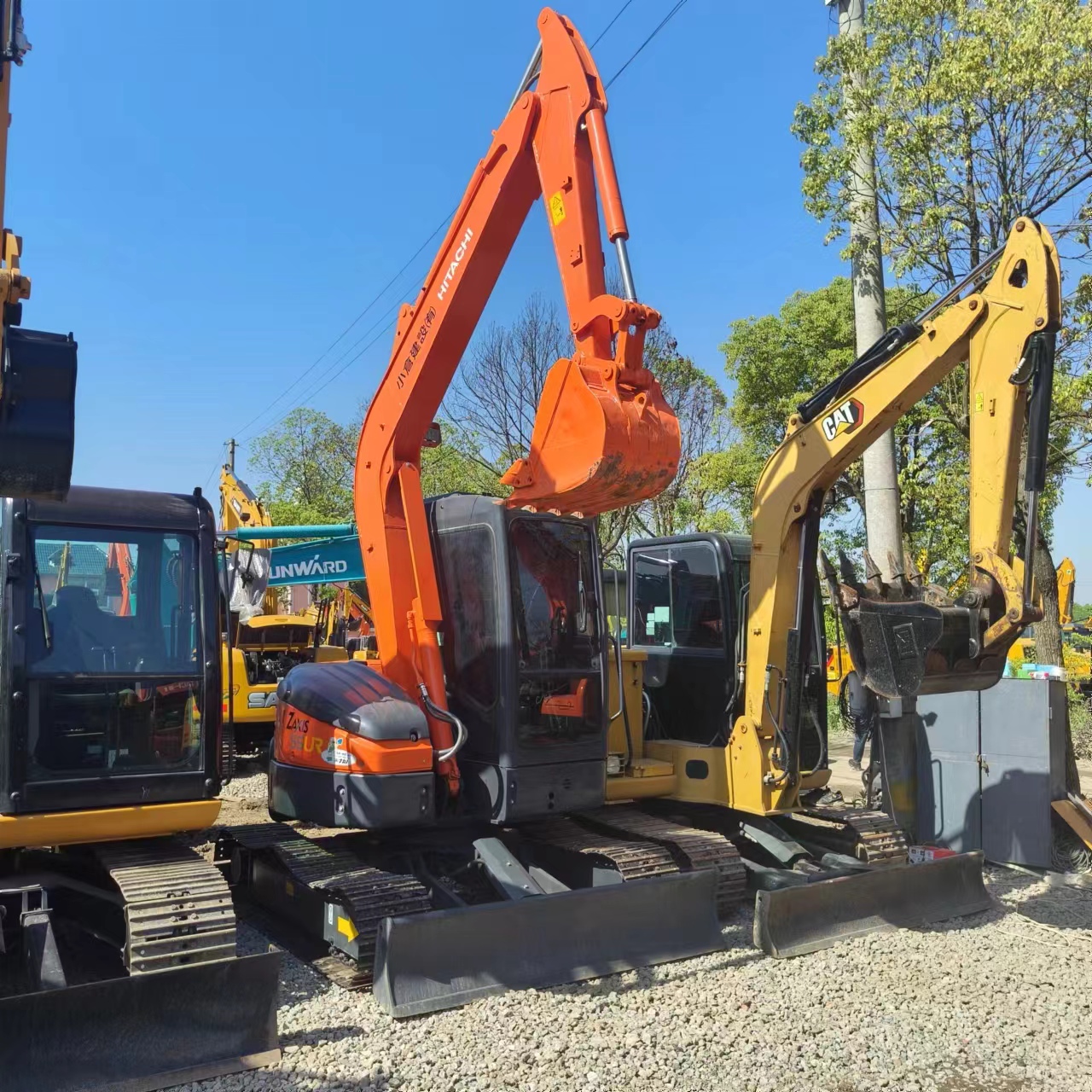 HITACHI ZX 55 - Máy xúc mini: hình 1 HITACHI ZX 55 - Máy xúc mini: hình 1