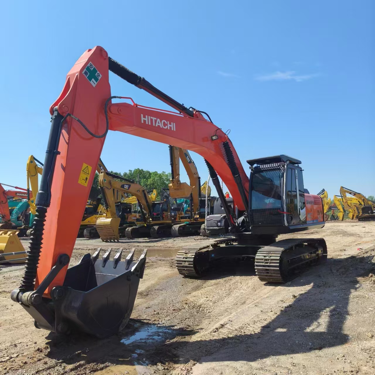 HITACHI ZX240 - Máy xúc bánh xích: hình 4 HITACHI ZX240 - Máy xúc bánh xích: hình 4