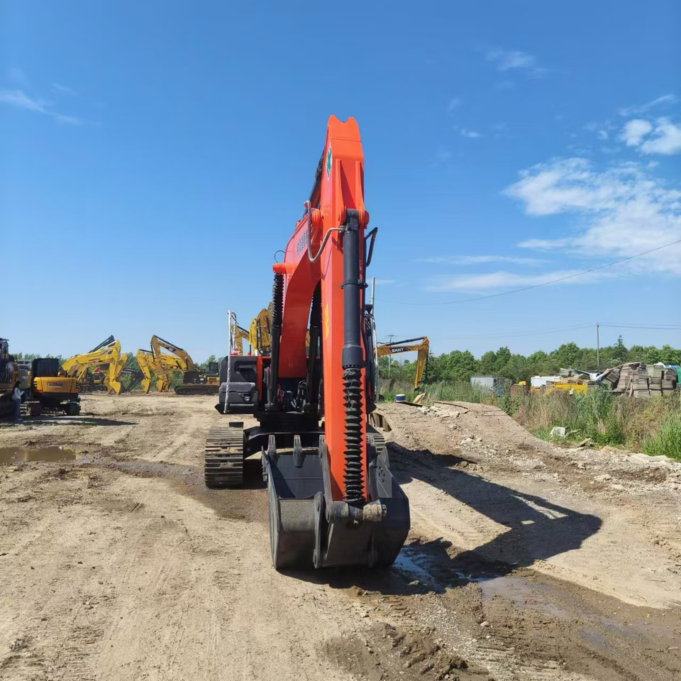 HITACHI ZX240 - Máy xúc bánh xích: hình 4 HITACHI ZX240 - Máy xúc bánh xích: hình 4