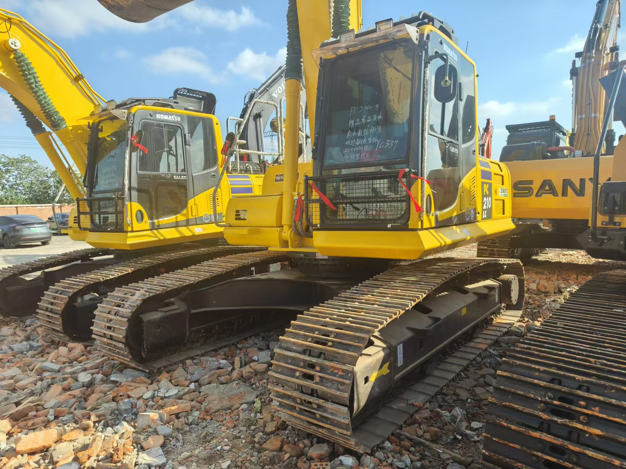 KOMATSU PC210LC-8 - Máy xúc bánh xích: hình 4 KOMATSU PC210LC-8 - Máy xúc bánh xích: hình 4