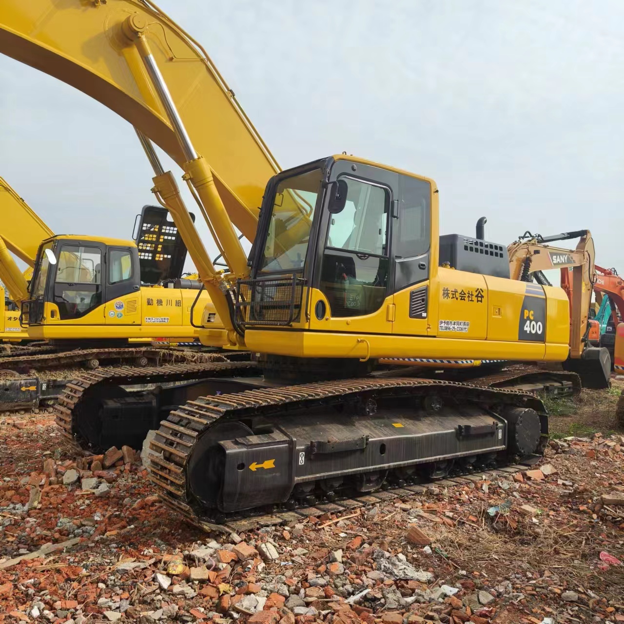 KOMATSU PC400 - Máy xúc bánh xích: hình 4 KOMATSU PC400 - Máy xúc bánh xích: hình 4