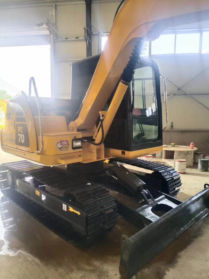 KOMATSU PC70 - Máy xúc bánh xích: hình 2 KOMATSU PC70 - Máy xúc bánh xích: hình 2