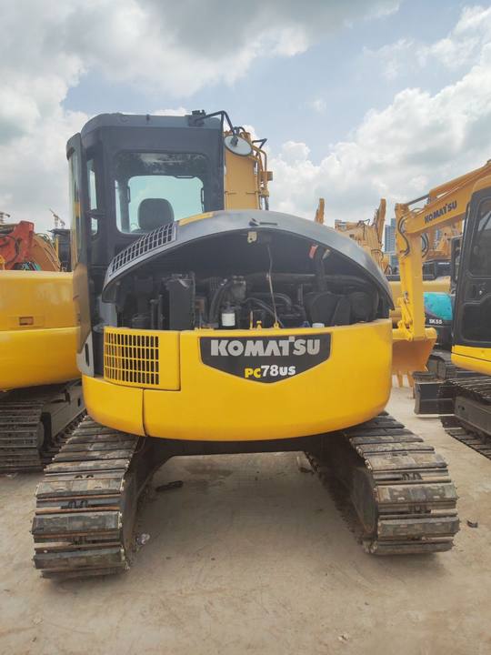 KOMATSU PC78US - Máy xúc mini: hình 2 KOMATSU PC78US - Máy xúc mini: hình 2