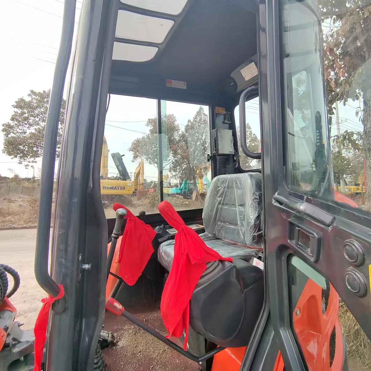 KUBOTA 30 - Máy xúc mini: hình 5 KUBOTA 30 - Máy xúc mini: hình 5