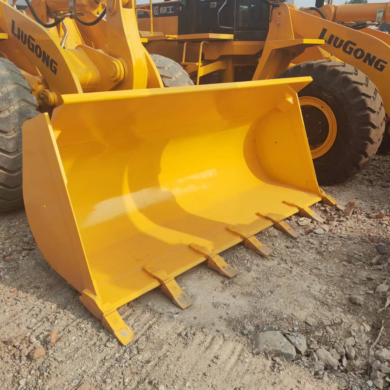 LIUGONG 856 - Máy xúc lật bánh lốp: hình 4 LIUGONG 856 - Máy xúc lật bánh lốp: hình 4